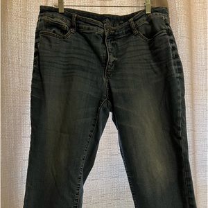Gently used St John’s Bay 16 W cropped jean